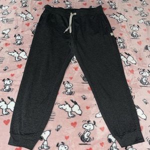 Vuori Jogger | Size Medium